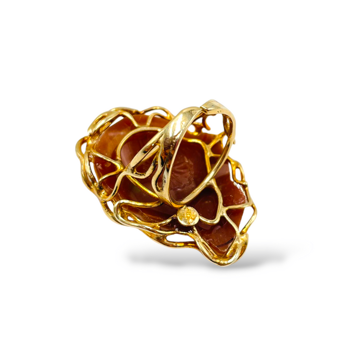 Anello dea in cammeo montato su argento