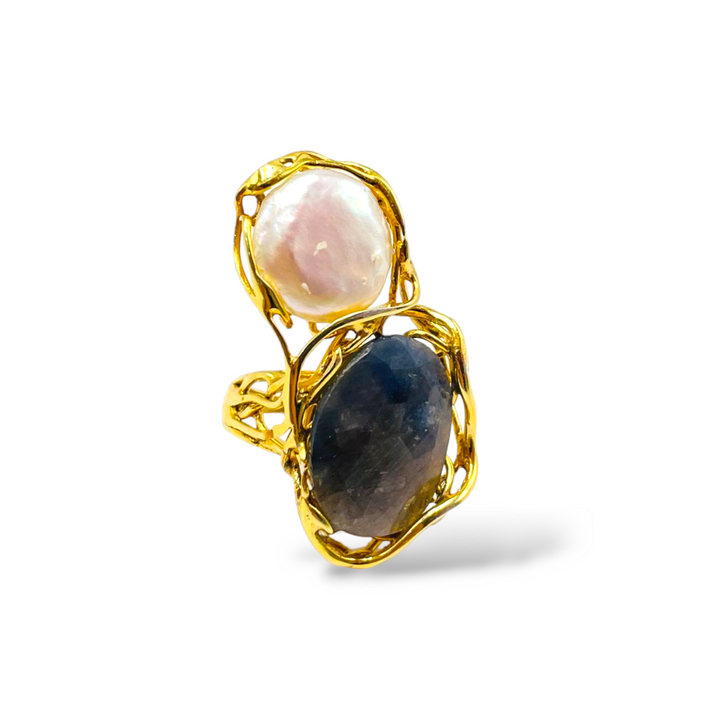 Pearl and quartz stone ring mounted on silver