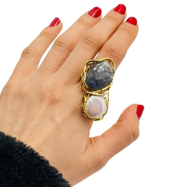 Pearl and quartz stone ring mounted on silver