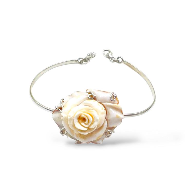 Pink cameo bracelet mounted on silver