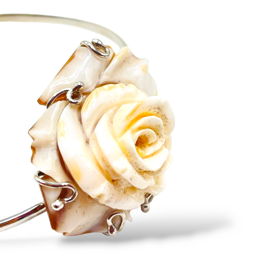 Pink cameo bracelet mounted on silver