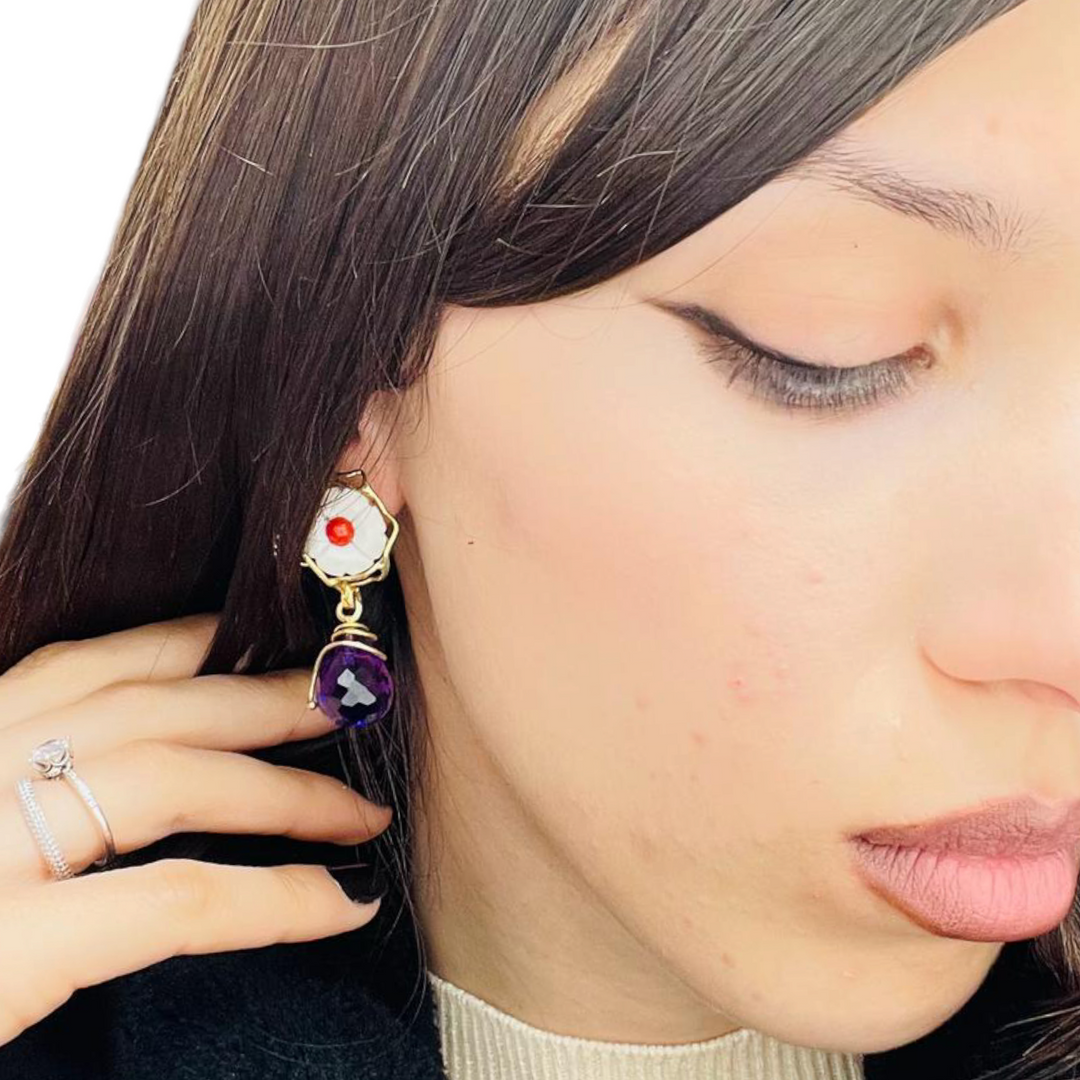Orecchini fiore in cammeo e ametista montati su argento