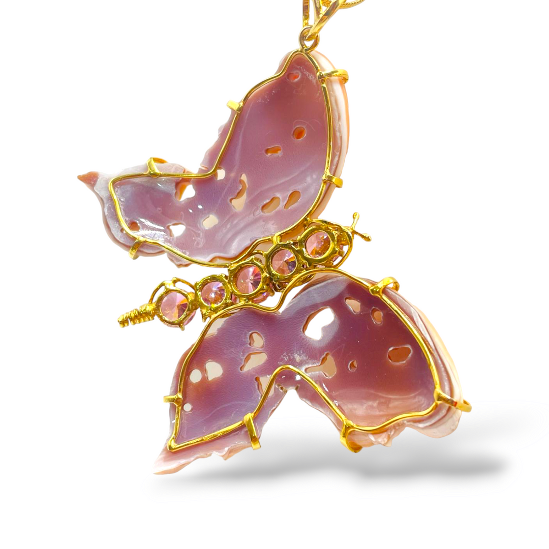 Collana ciondolo farfalla in cammeo e zirconi montata su argento