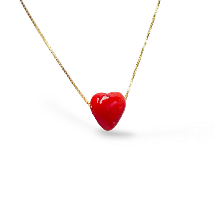 Collana ciondolo cuore in corallo rosso montato su oro