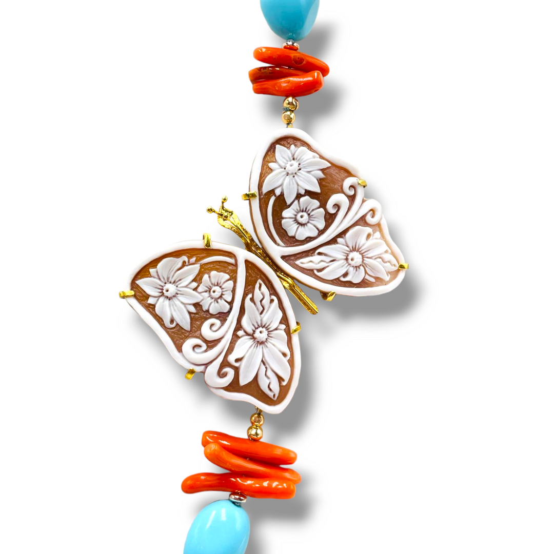 Collana ciondolo farfalla  in cammeo montato su argento