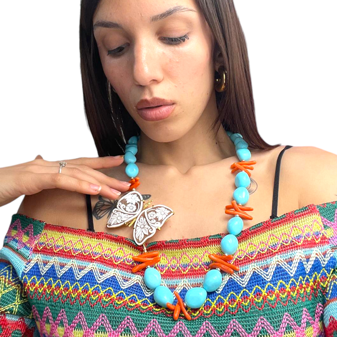 Collana ciondolo farfalla  in cammeo montato su argento