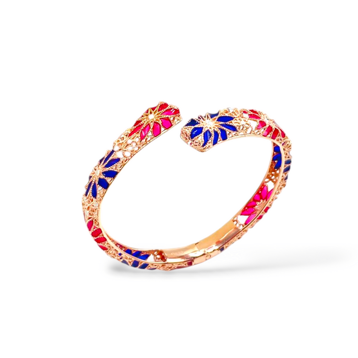 Bracelet flowers in enameled silver with filigree workmanship.