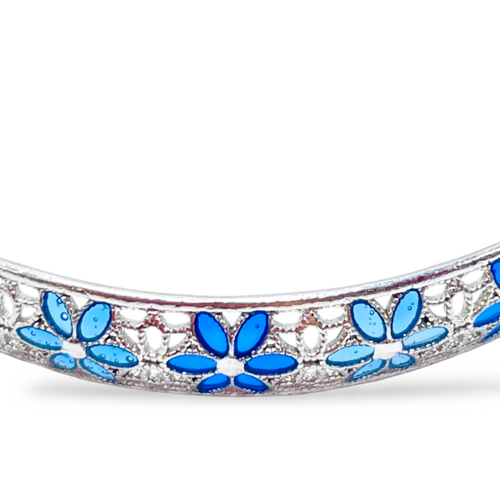 Bracelet flowers in enameled silver with filigree workmanship.
