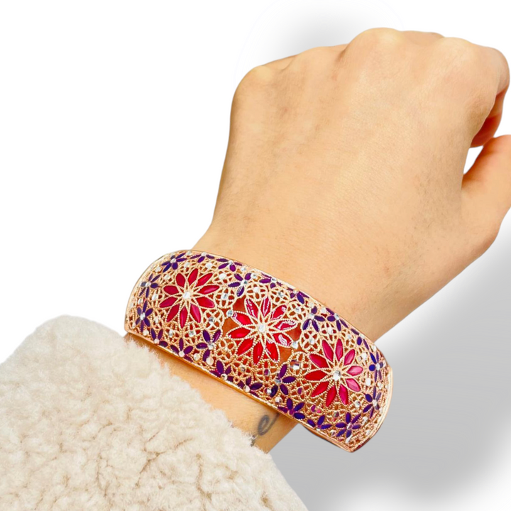 Bracelet flowers in enameled silver filigree workmanship