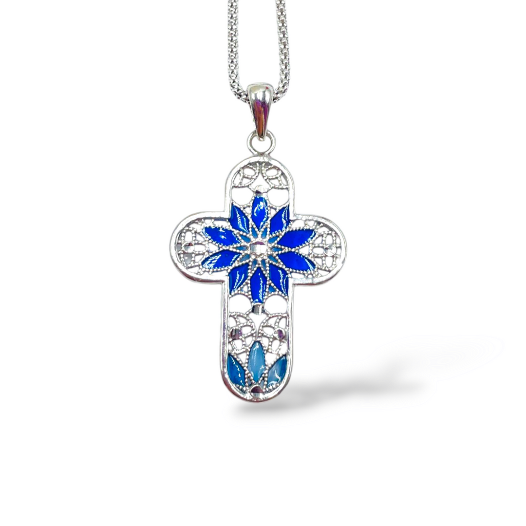 Cross pendant in enamelled silver with filigree workmanship