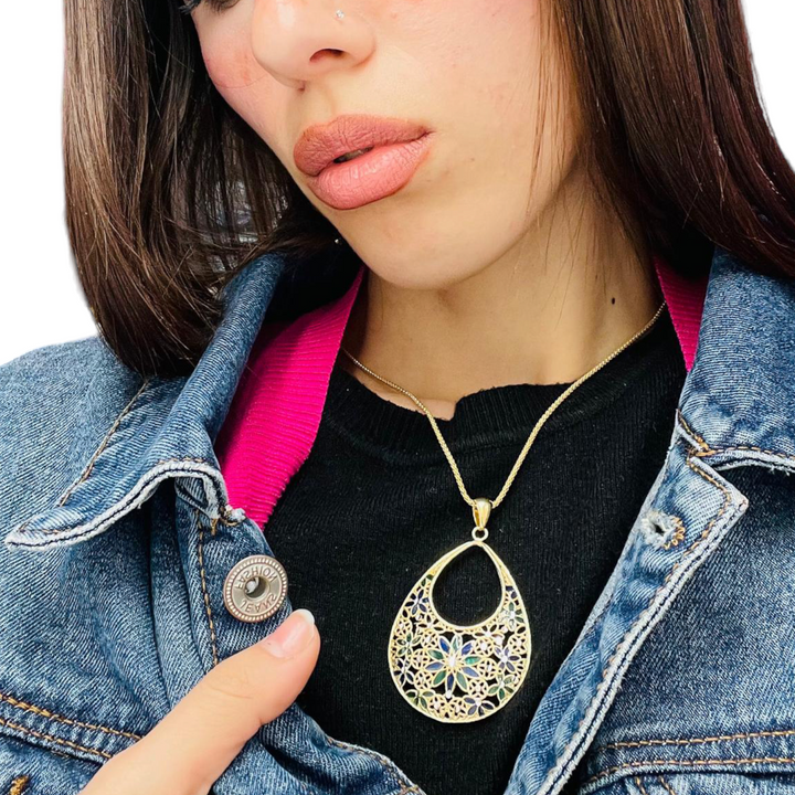 Drop pendant in enamelled silver with filigree workmanship