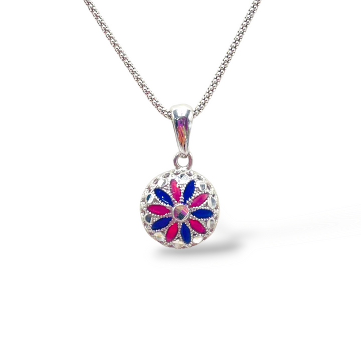 Flower pendant in enamelled silver with filigree workmanship