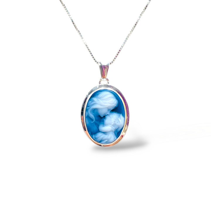 "Big Mom" pendant in blue agate set in silver