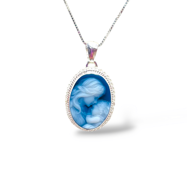 "Big Mom" pendant in blue agate set in silver