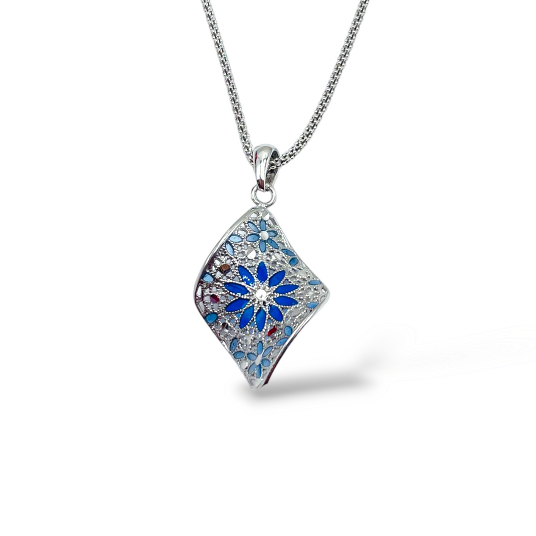 Flower necklace in enameled silver with filigree workmanship