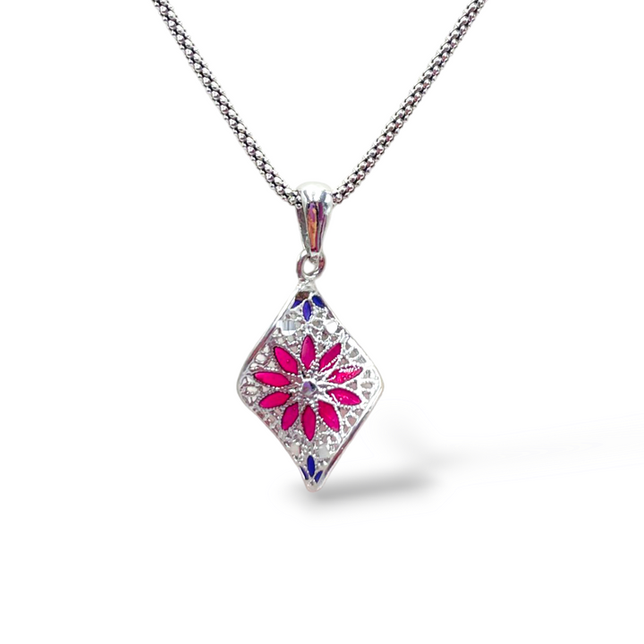 Rhombus flower necklace in enameled silver with filigree workmanship