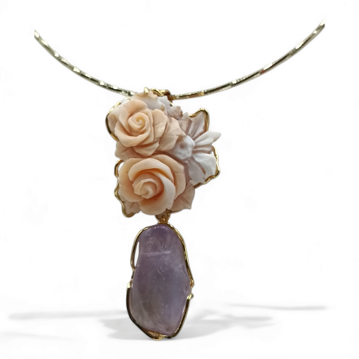 Ciondolo fiore rosa in cammeo ed ametista montata su argento