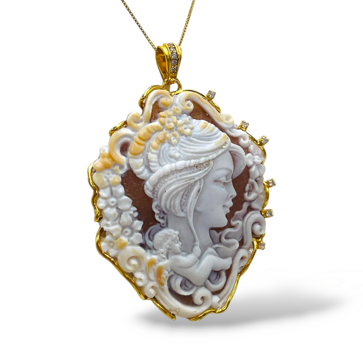 Collana ciondolo dea degli angeli in cammeo montato su argento Lucia Vitiello Gioielli di Napoli