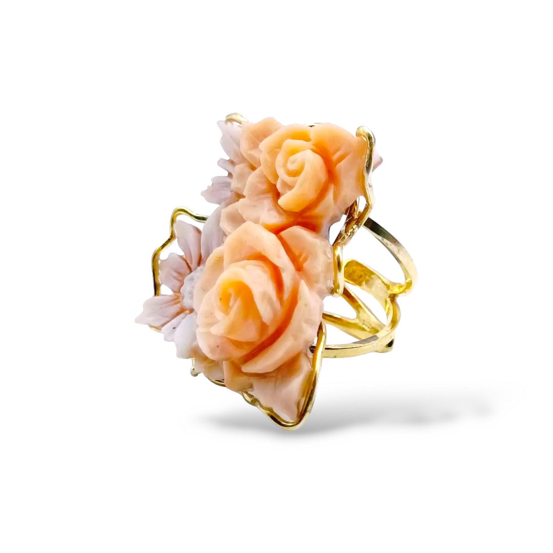 FINE COLLEZIONE - Anello fiore in cammeo montato su argento