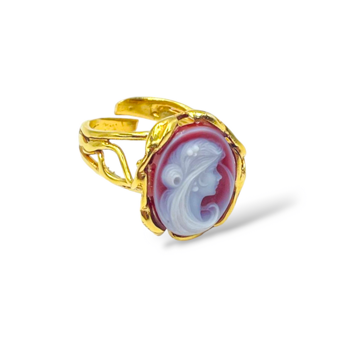 Goddess ring in red agate mounted on silver