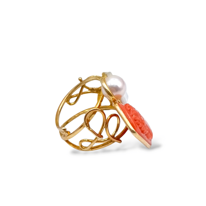Goddess ring in red coral and pearls mounted on silver