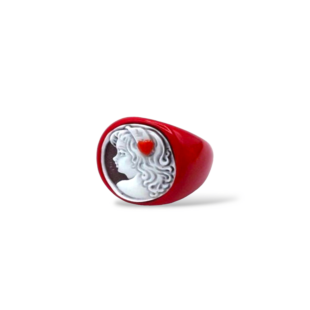Anello dea cuori in cammeo e corallo montato su pasta di corallo Lucia Vitiello Gioielli di Napoli