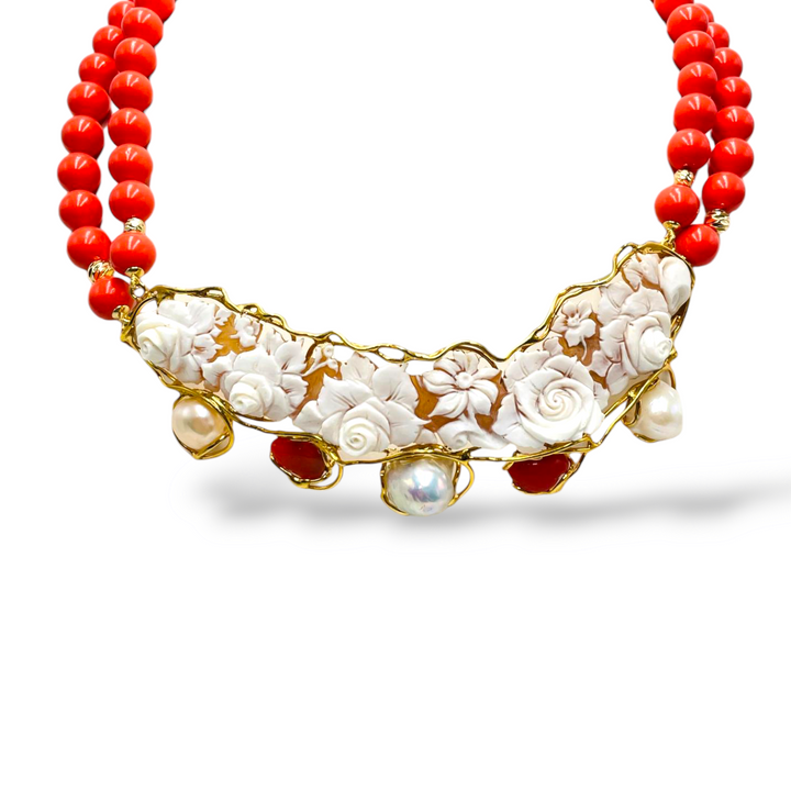 Cameo flower necklace mounted on silver