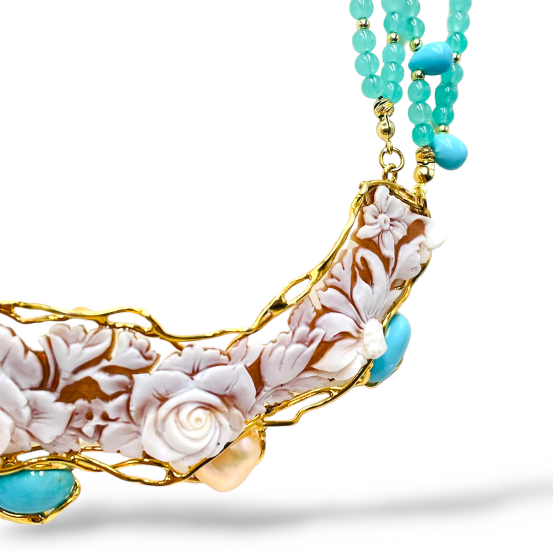 Cameo flower necklace mounted on silver