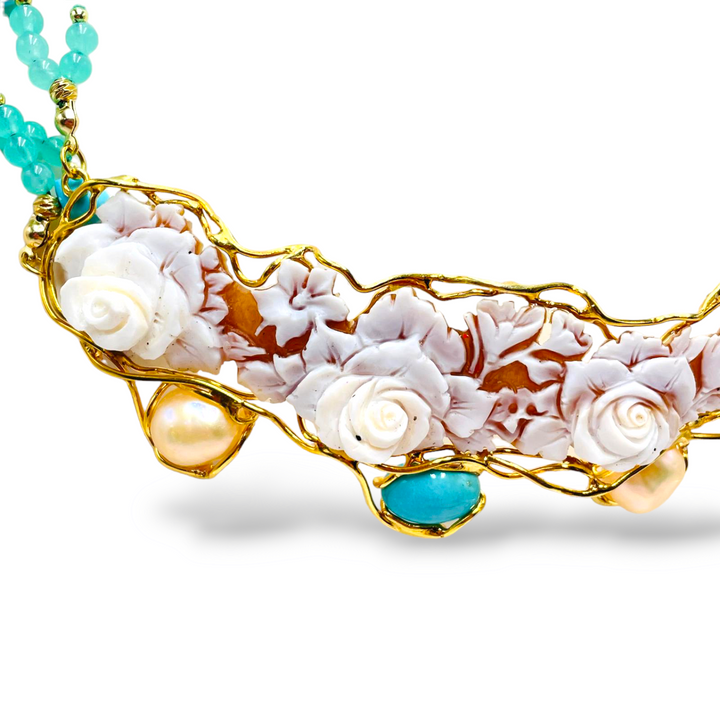 Cameo flower necklace mounted on silver