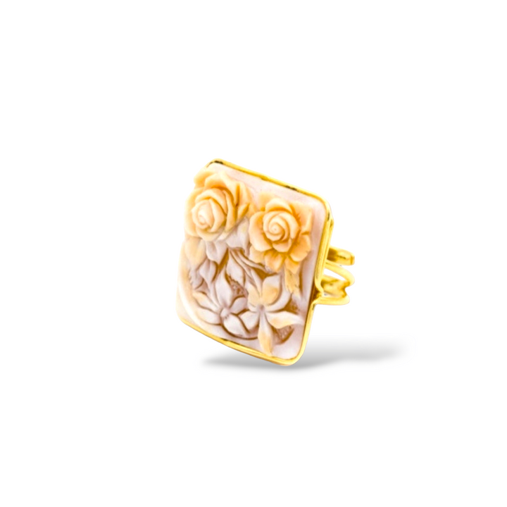 Anello quadrato fiore in cammeo montato su argento Lucia Vitiello Gioielli di Napoli