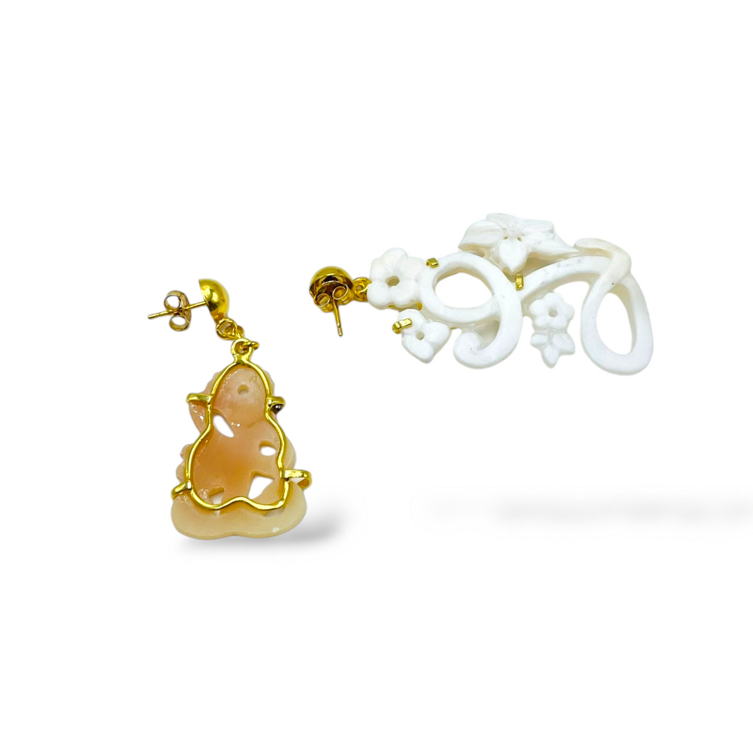 Scalloped letter earrings in cameo mounted on silver