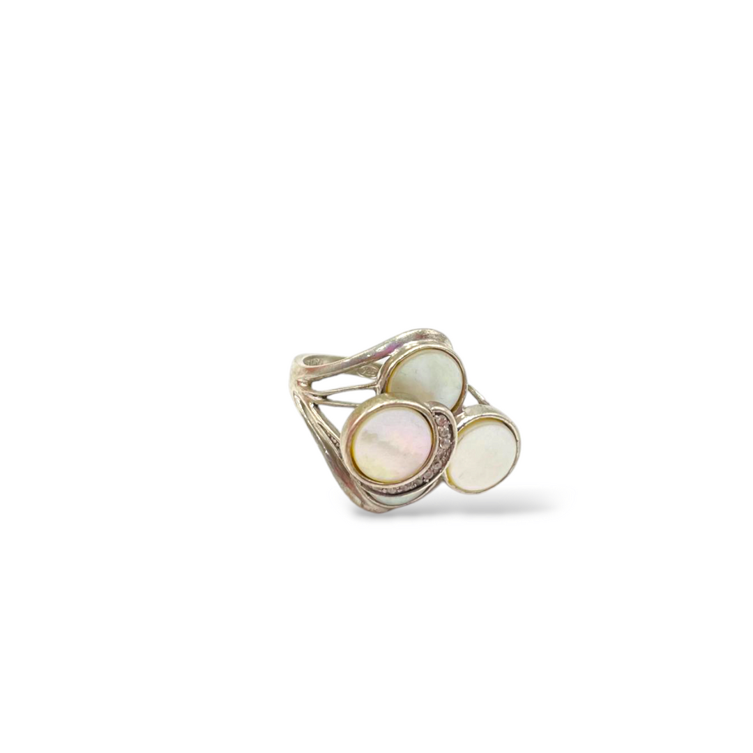 END OF COLLECTION - Mother of pearl ring mounted on silver