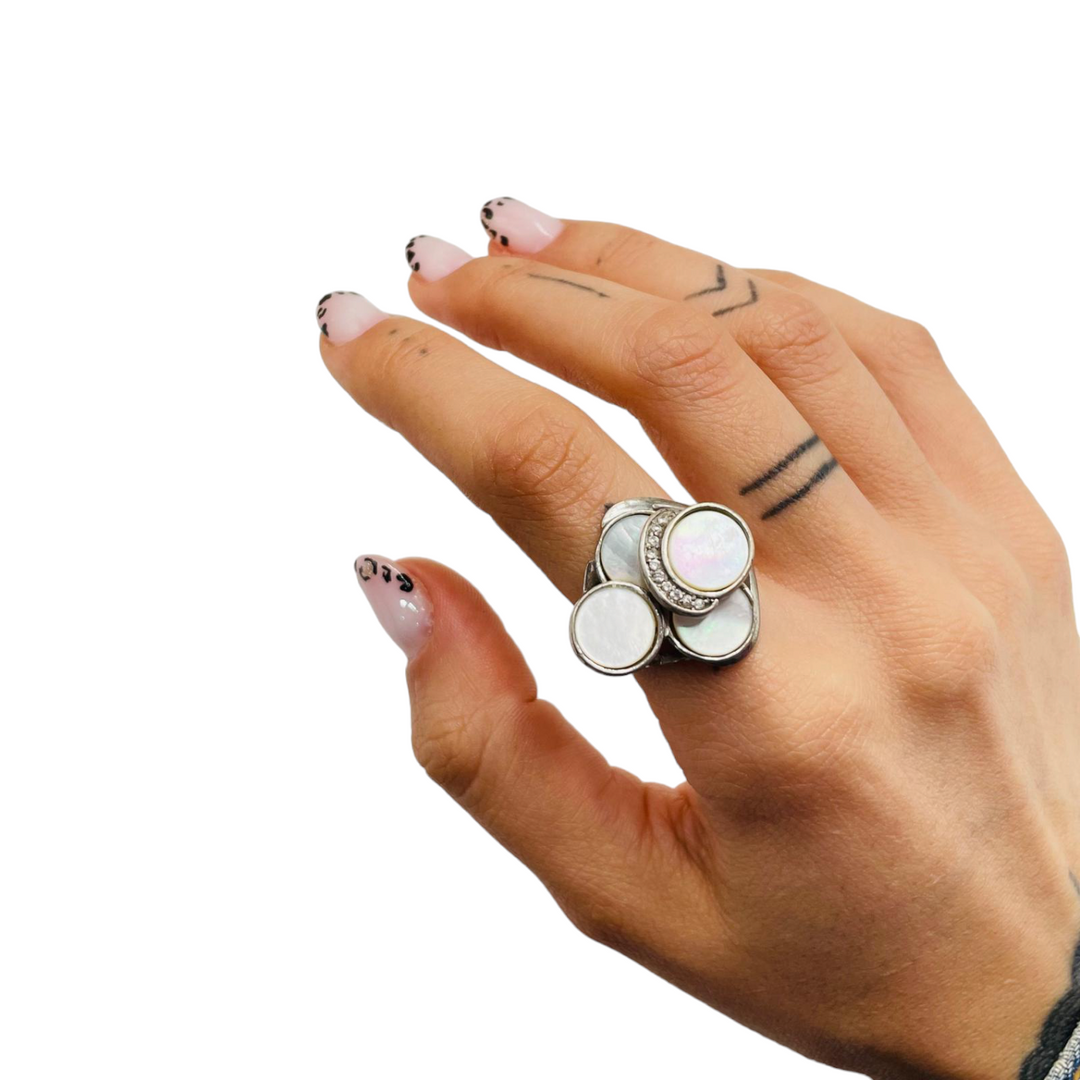 END OF COLLECTION - Mother of pearl ring mounted on silver
