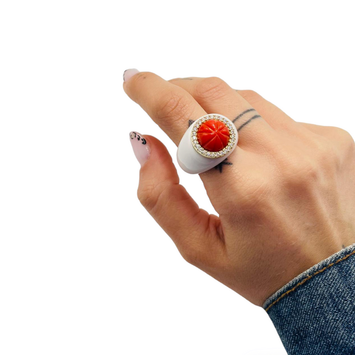 Elegant ring in real red coral mounted on white agate