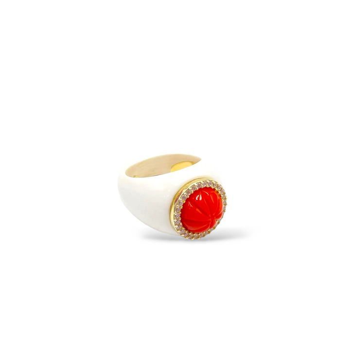 Elegant ring in real red coral mounted on white agate