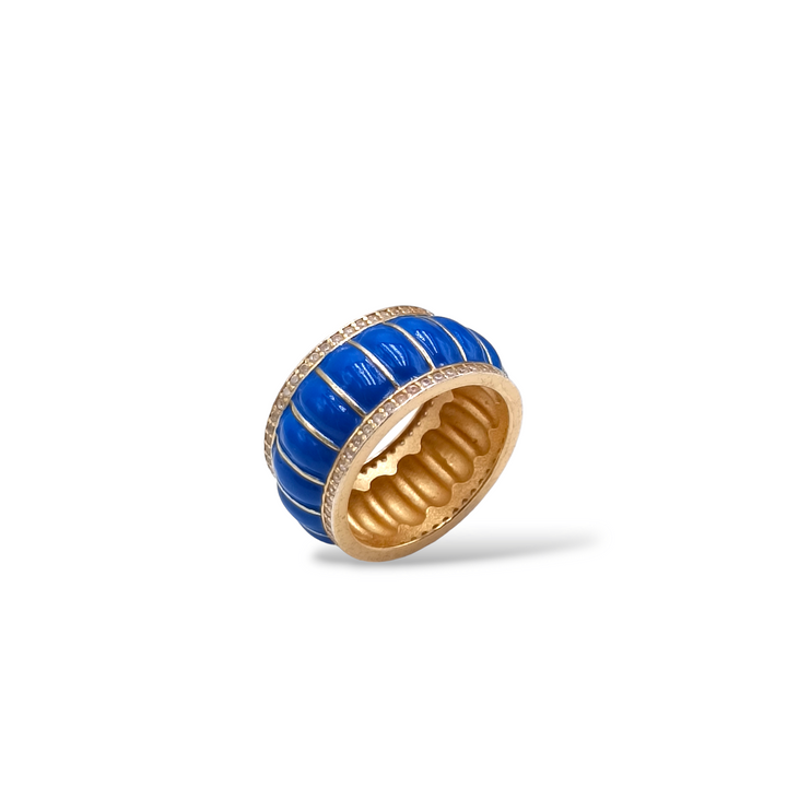 Band ring on silver