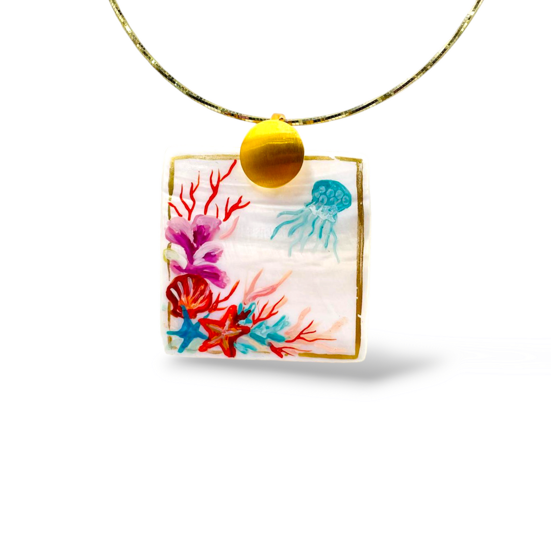 Mother of pearl marine pendant necklace mounted on silver
