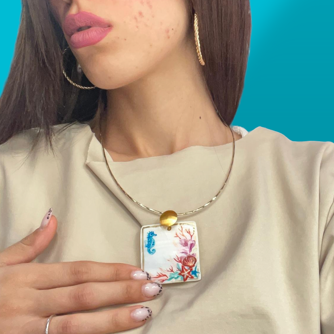 Mother of pearl marine pendant necklace mounted on silver