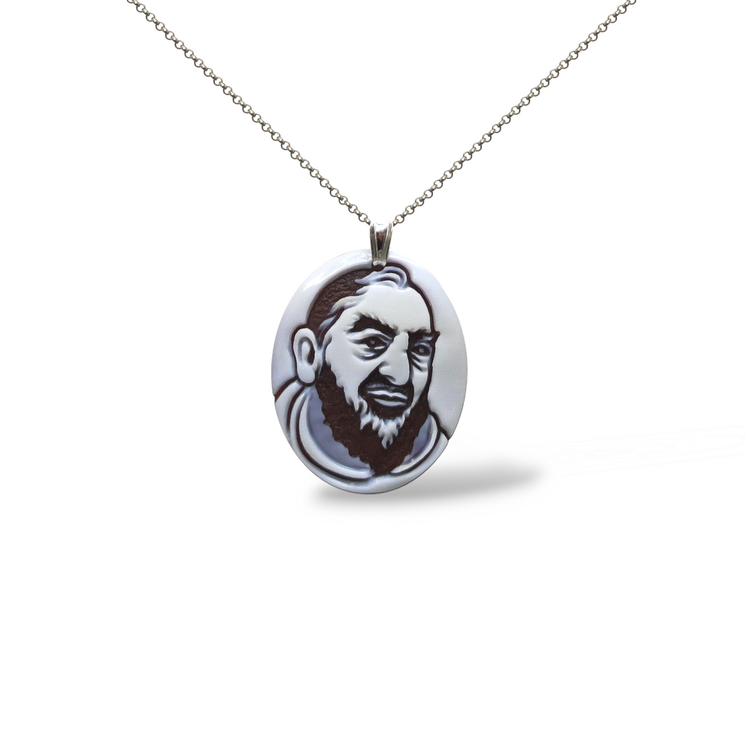 Collana ciondolo Padre Pio in cammeo montato su argento Lucia Vitiello Gioielli di Napoli