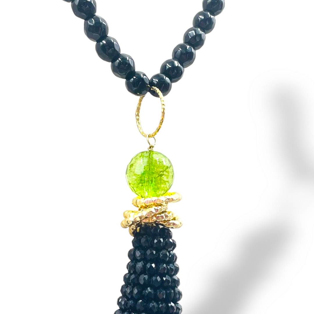 Drop necklace in spinels and crystals mounted on silver