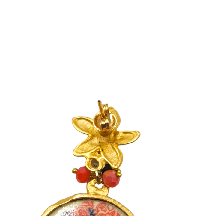 Frida Kahlo earrings on zama
