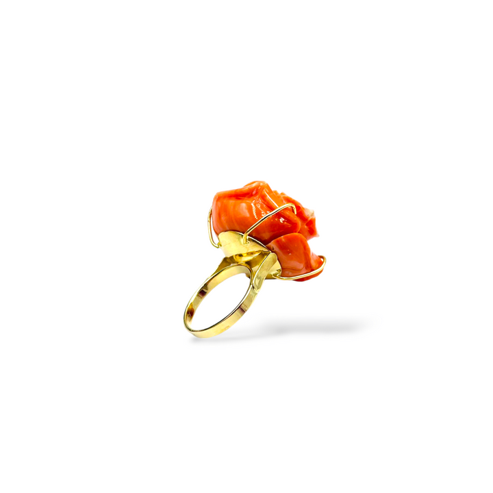 Pink "Cerasuolo" coral ring set in gold