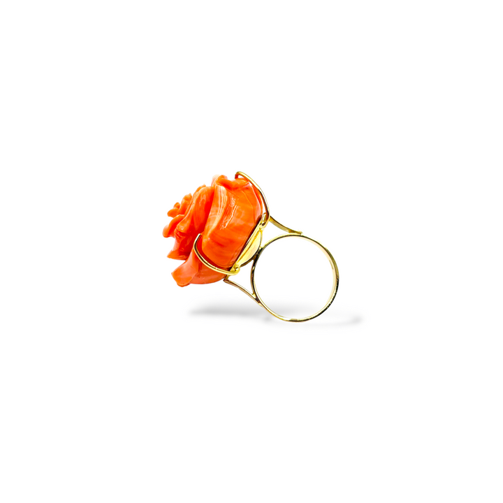 Pink "Cerasuolo" coral ring set in gold