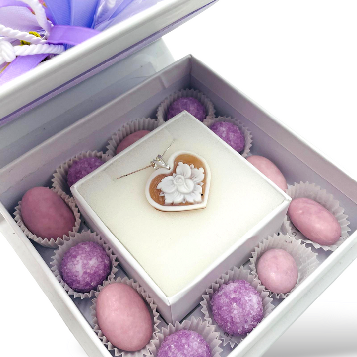 Wedding favor - communion favor - graduation favor - baptism favor - cameo lily pendant