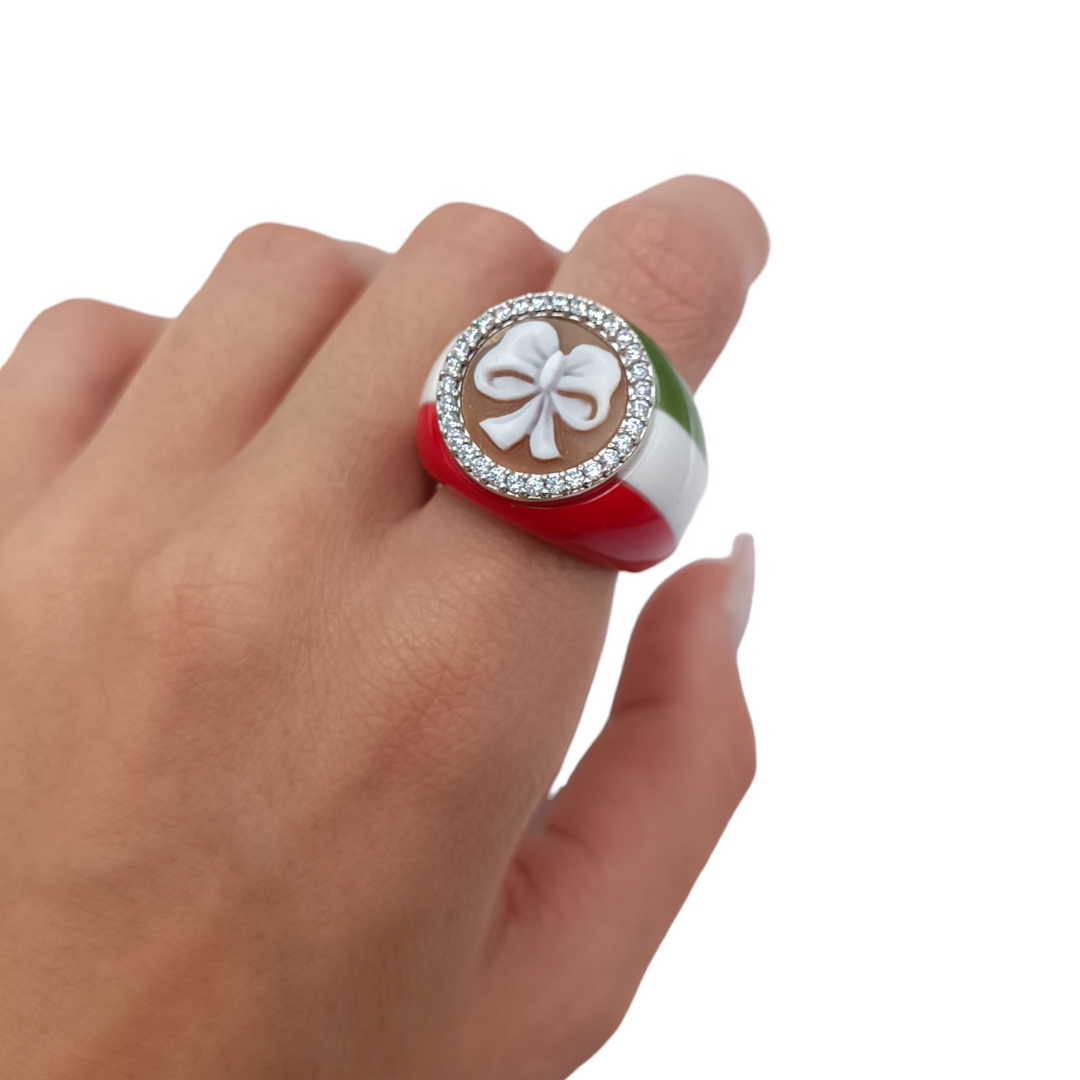 MADE IN ITALY COLLECTION - JUBILEE 2025 - "BOW" RING IN CAMEO MOUNTED ON SILVER