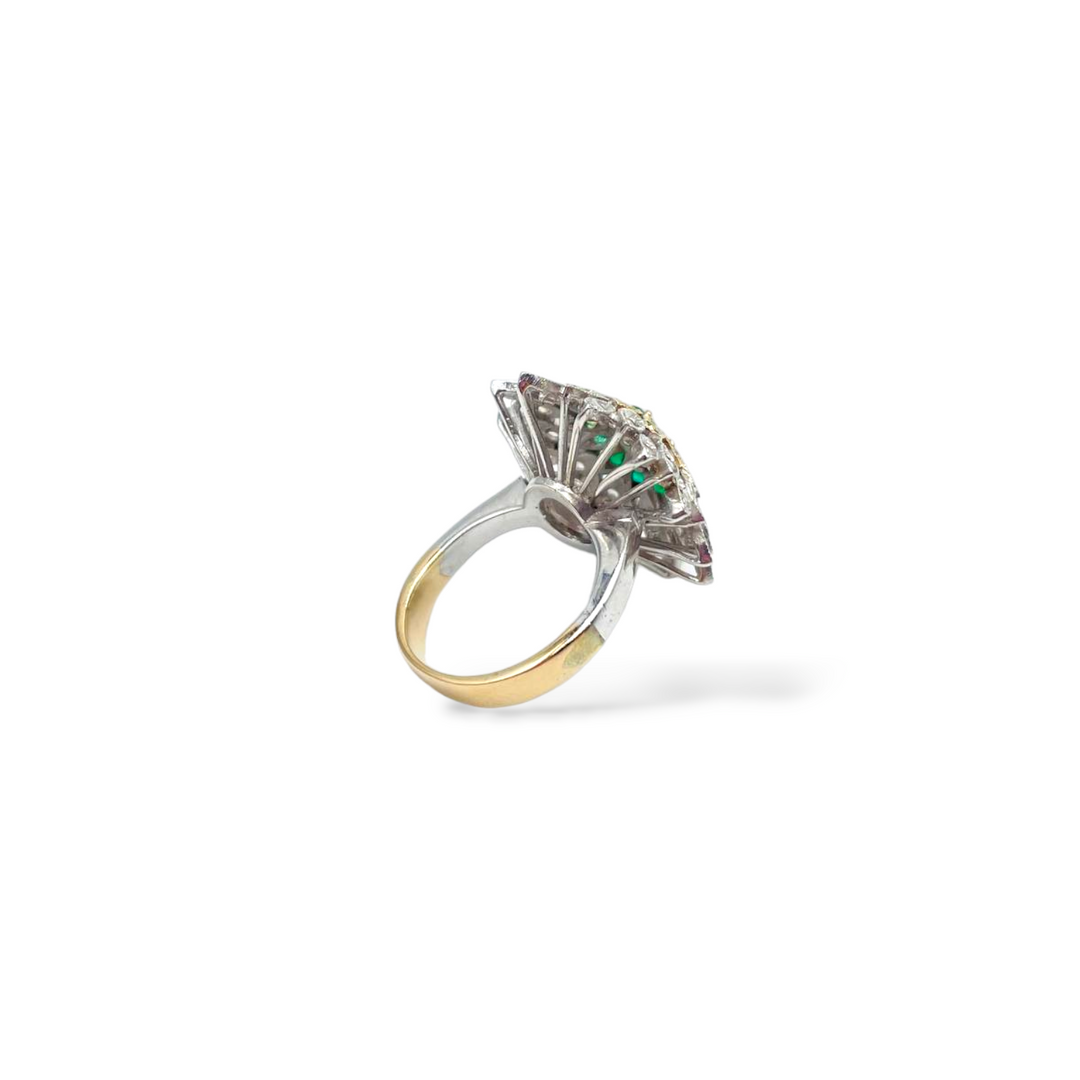 Emerald ring set in gold