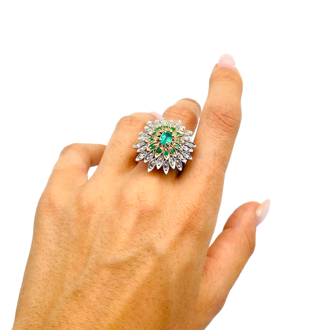 Emerald ring set in gold