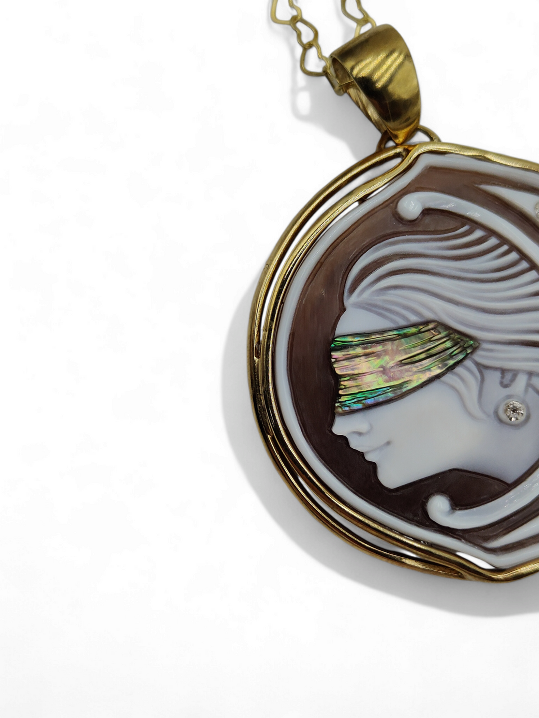 Lady Luck Pendant in Cameo Mounted on Silver