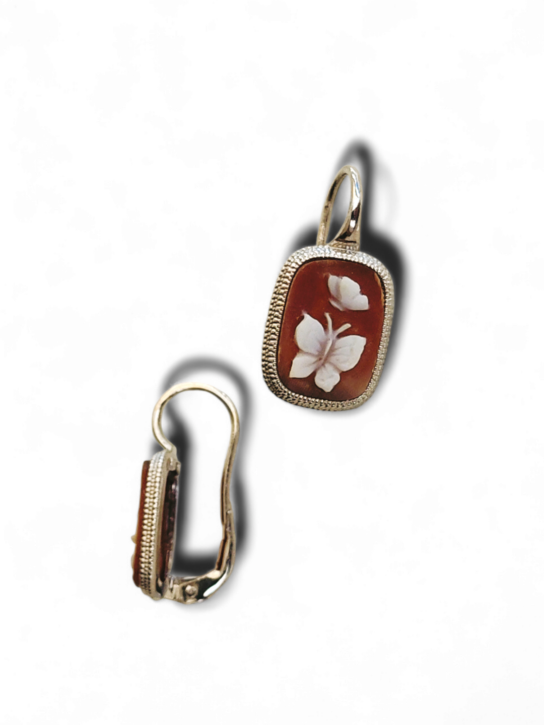 Butterfly earrings in cameo mounted on silver