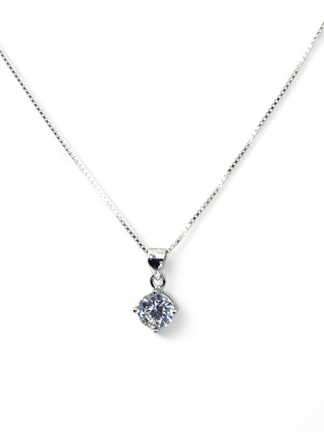 Necklace light point in precious crystal mounted on silver